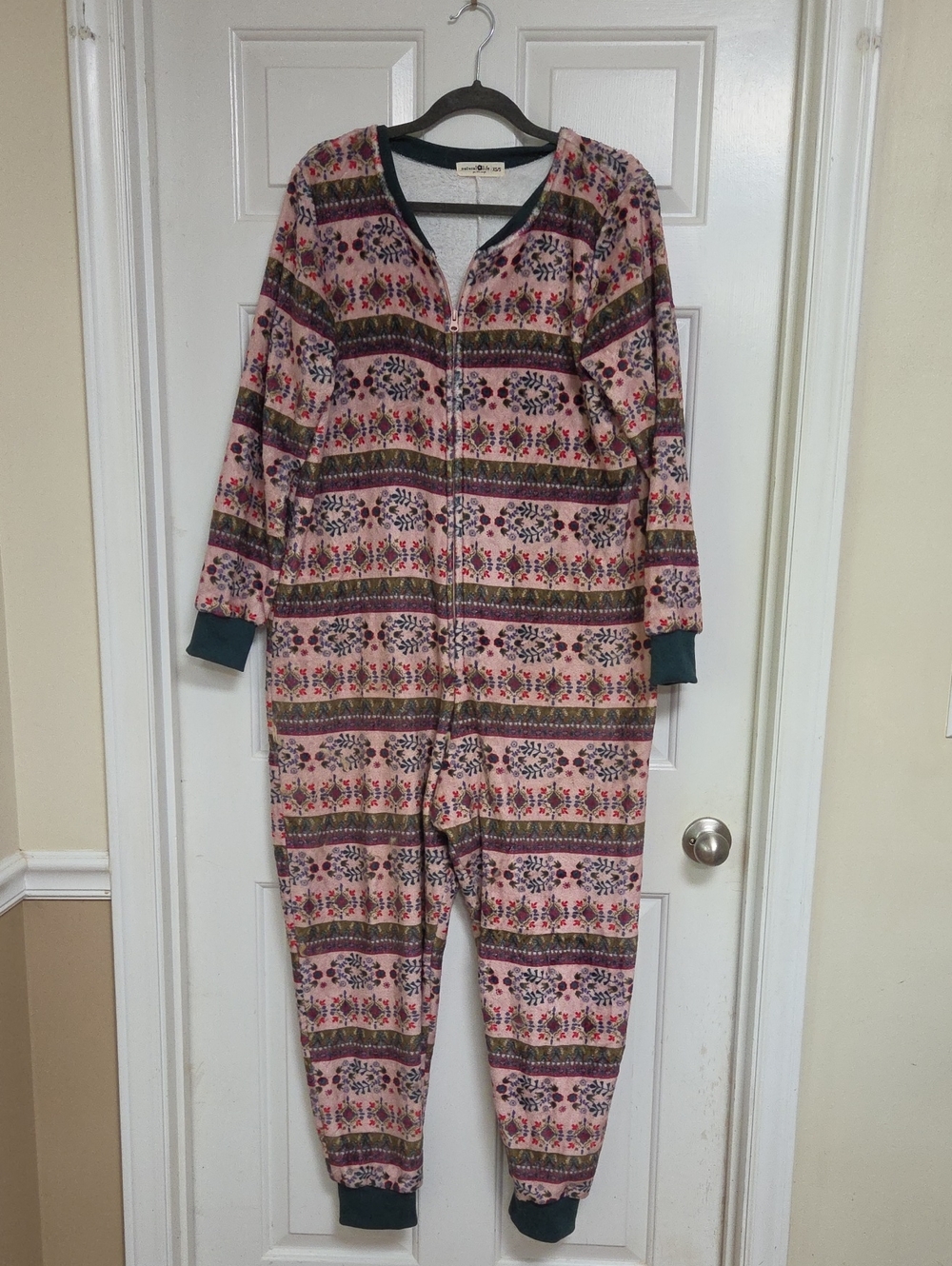 NATURAL LIFE Sleep Onesie and Pink/purple/ Mulit Color W/green trim Sz Xs/s